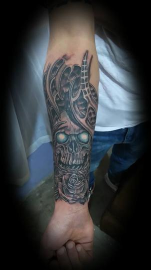 skull tatuaje realizado por Rene pacheco