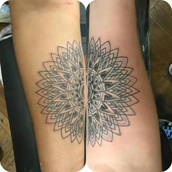 tatuaje en pareja tatuaje realizado por Rene pacheco