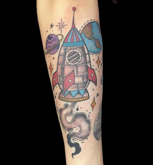 rocket tattoo tatuaje realizado por Rene pacheco