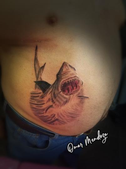 Tiburón  Blanco  tatuaje realizado por Omar Mendoza 