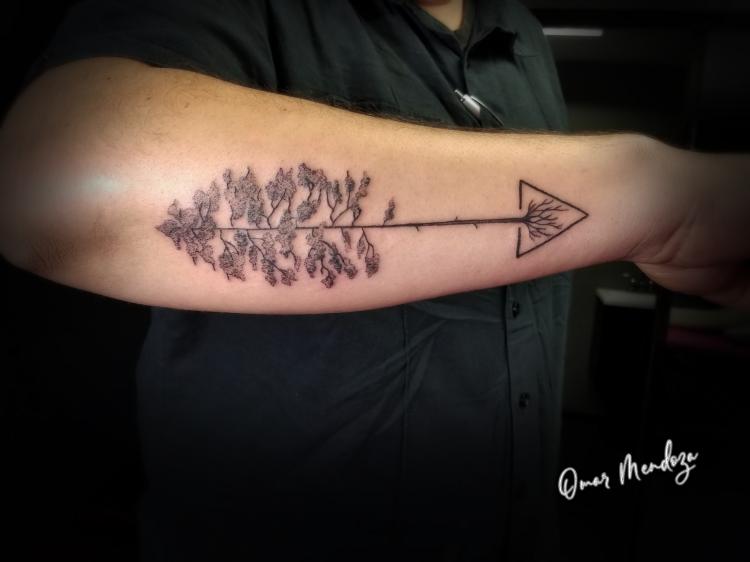 Arbol de la vida tatuaje realizado por Omar Mendoza 