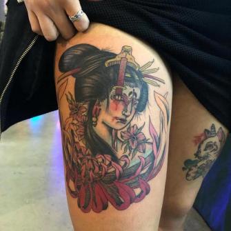 Geisha estilo japones tatuaje realizado por Maferchu Tattoo