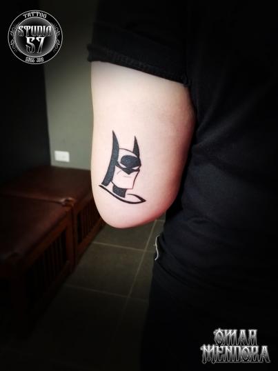 Batman  tatuaje realizado por Omar Mendoza 