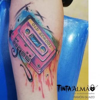Casete tatuaje realizado por Tinta y Alma