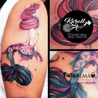 Sirena a color tatuaje realizado por Karoll Rellstab