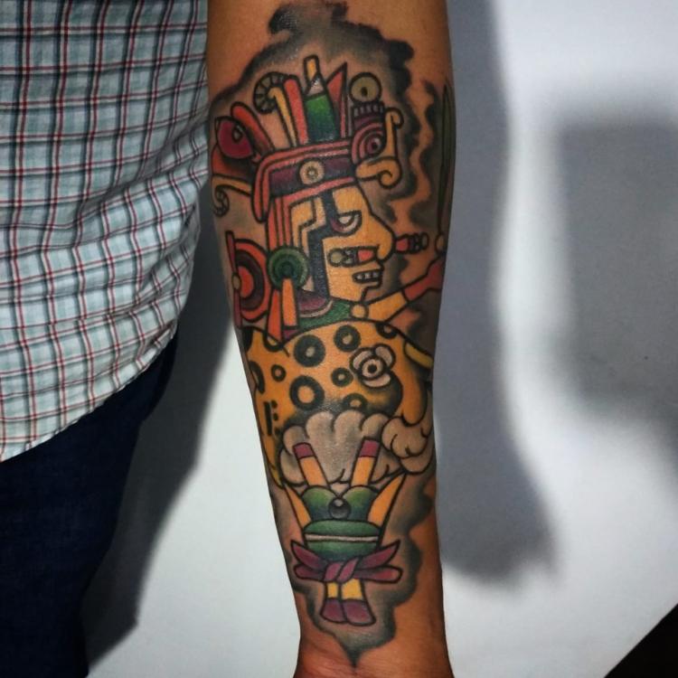 Señorío del maíz, jaguar tatuaje realizado por Carlos Koyote Ramirez