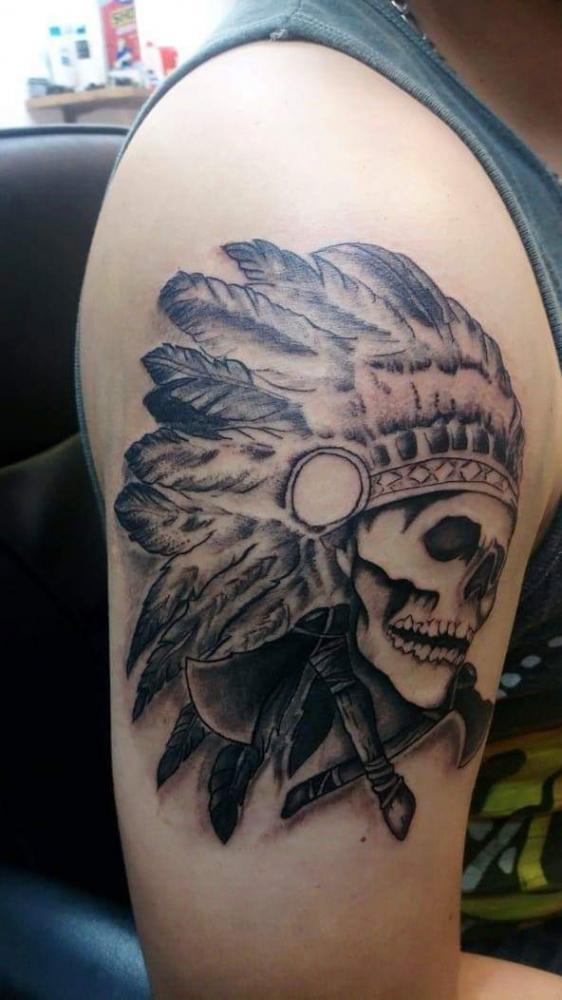 Craneo apache  tatuaje realizado por Jonathan Aguirre