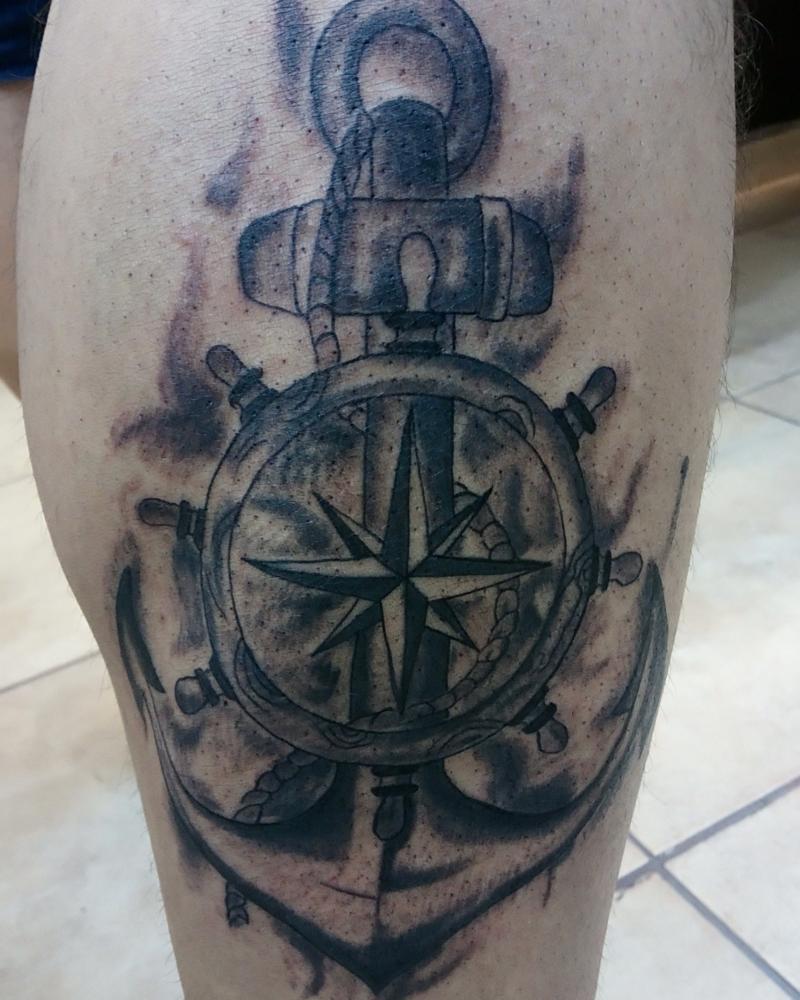 Ancla tatuaje realizado por Jonathan Aguirre