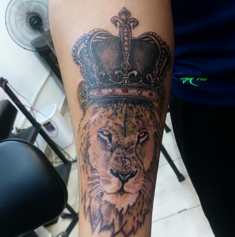 Rey León!  tatuaje realizado por Jonathan Aguirre