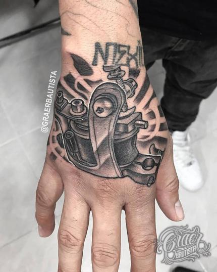 Maquina para tatuar tatuaje realizado por Graer Bautista