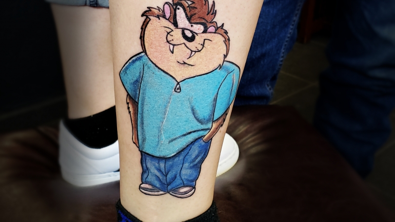 Tatuaje del artista Mexicano Omar Mendoza , Taz retro | Tatuajes y más