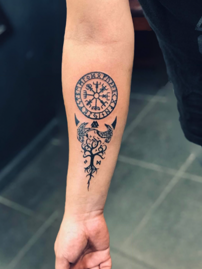 Tattoo Vikingo  tatuaje realizado por Omar Mendoza 