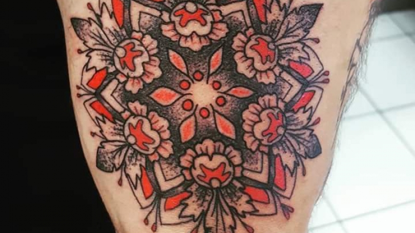 Tatuaje del artista Mexicano Rikardo romo, Mandala con color | Tatuajes ...