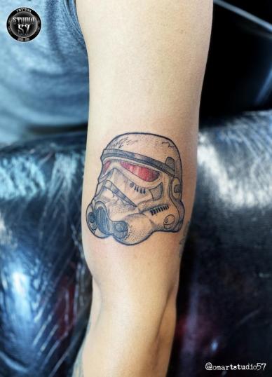 Stormtrooper tatuaje realizado por Omar Mendoza 
