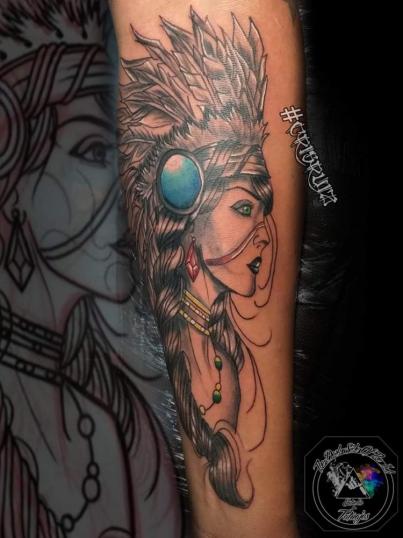 Mujer apache  tatuaje realizado por Cristhian Ruiz