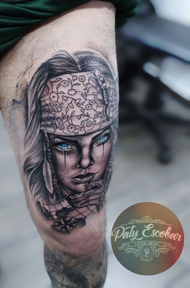 Retrato mujer black and grey tatuaje realizado por Paty Escobar