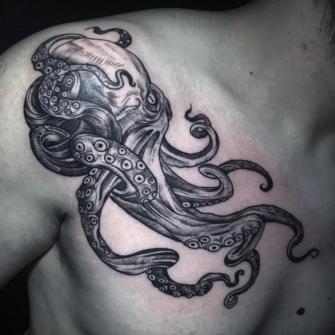 Pulpo tatuaje realizado por Chino Guzman Herrera