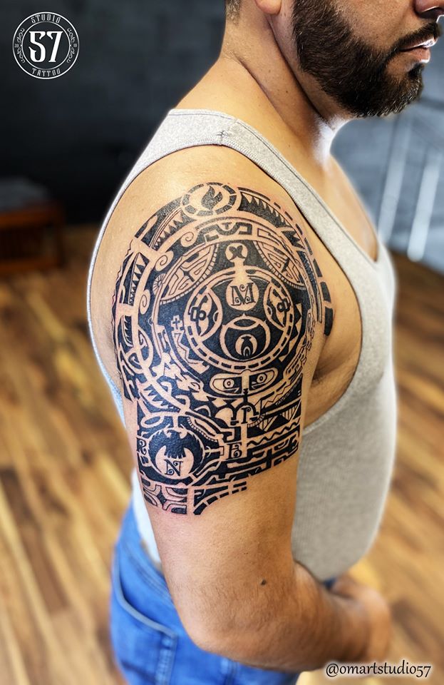 Polinesio tattoo tatuaje realizado por Omar Mendoza 