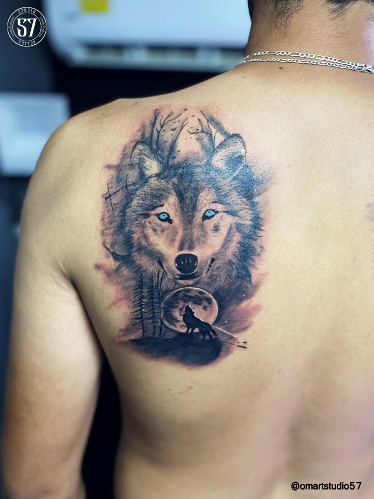 ▷ Tatuaje del artista Mexicano Omar Mendoza , Lobo y luna Llena | Tatuajes  y más