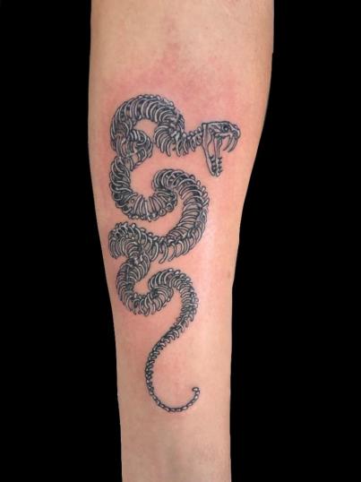 Snake  tatuaje realizado por Rene pacheco