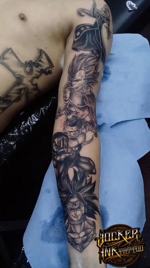 Manga Dragón Ball tatuaje realizado por Jocker Ink Tattoo