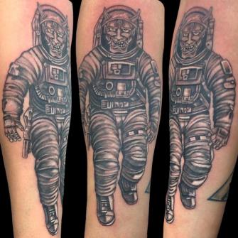 Astronauta tatuaje realizado por Rene pacheco