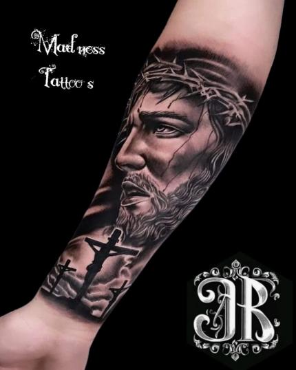 Cristo tatuaje realizado por Jair Rosique