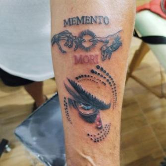 Tatuajes momento mori Mérida y progreso Yucatán  tatuaje realizado por Estudio de tatuajes barb Dust Mérida y progreso  Yucatán 