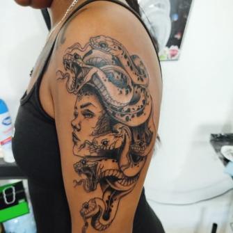 Tatuaje Medusa ????♥️????Mérida Yucatán  tatuaje realizado por Estudio de tatuajes barb Dust Mérida y progreso  Yucatán 