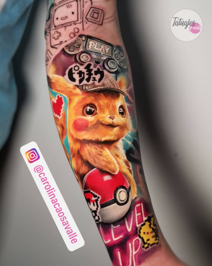 Pikachu pokemon tatuaje realizado por Carolina Caos Avalle