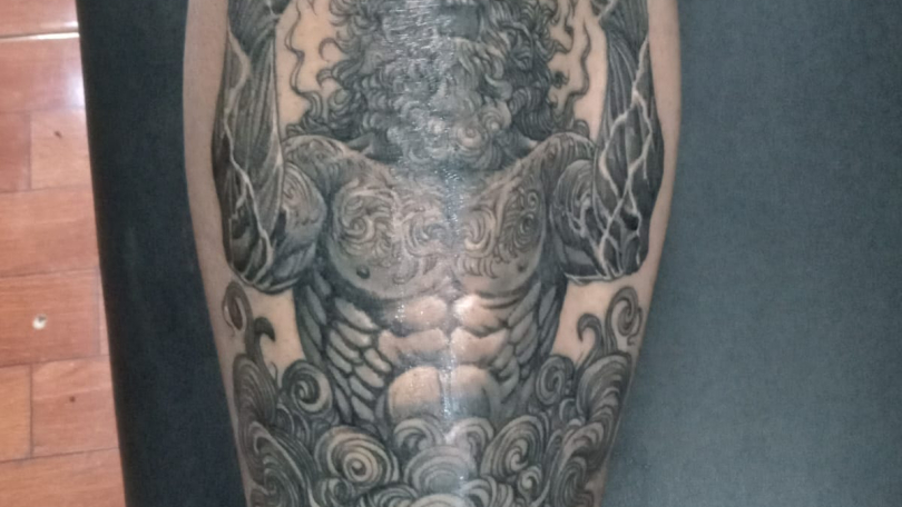 Tatuaje del artista Mexicano Chilatown Custom Desing, Dios Zeus ...