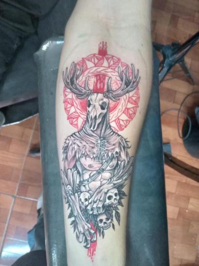 Gothic Leyend tatuaje realizado por Chilatown Custom Desing
