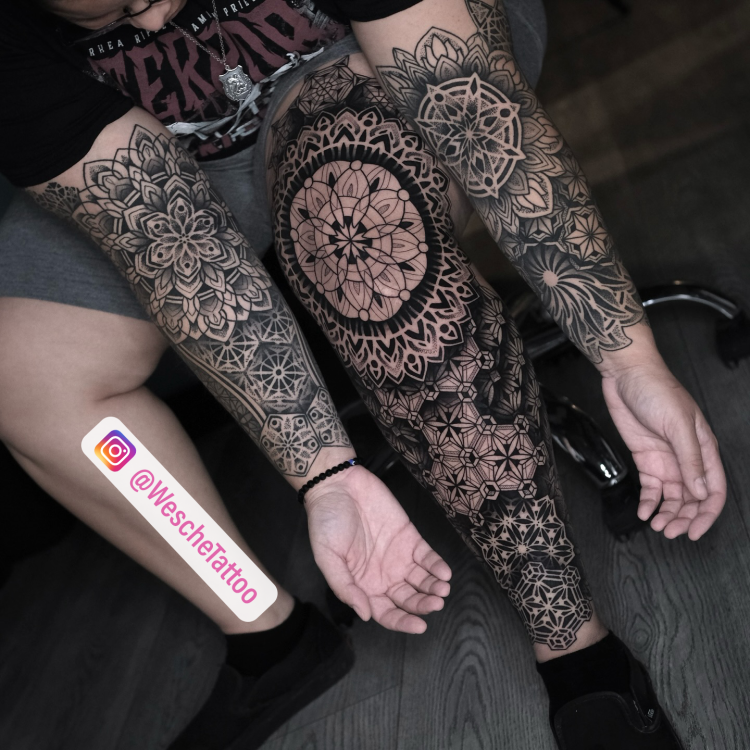Geométrico en pierna y brazos tatuaje realizado por Raul Wesche