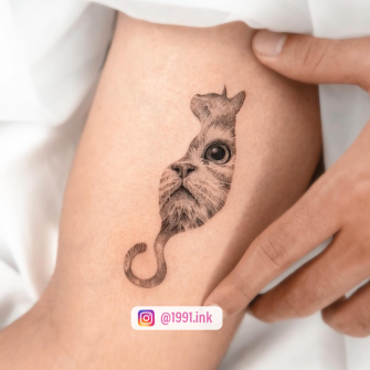 Silueta de Gato  tatuaje realizado por Juan Pedroza