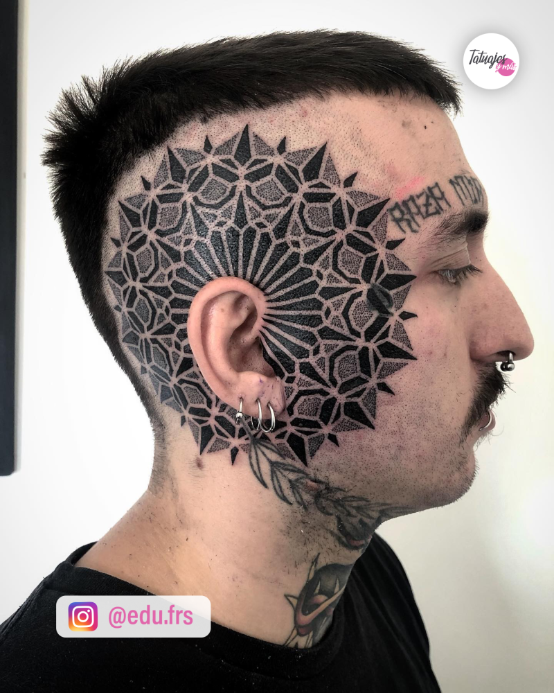 Mandala en la cabeza tatuaje realizado por Edu